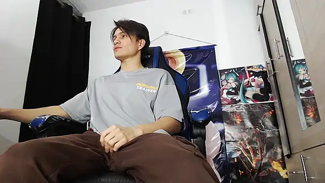 Snapshot of sr_jaeger chatting on December 2025 01:05:01 PM sr jaeger online show from December 2025 01:05:01 PM