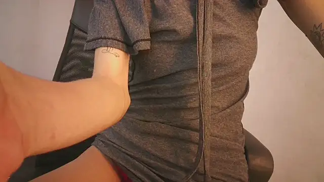 Snapshot of Aurora_ath chatting on December 2024 12:38:02 PM Aurora ath online show from December 2024 12:38:02 PM