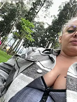 Snapshot of Aligoldbottom chatting on December 2024 07:21:01 PM Aligoldbottom online show from December 2024 07:21:01 PM