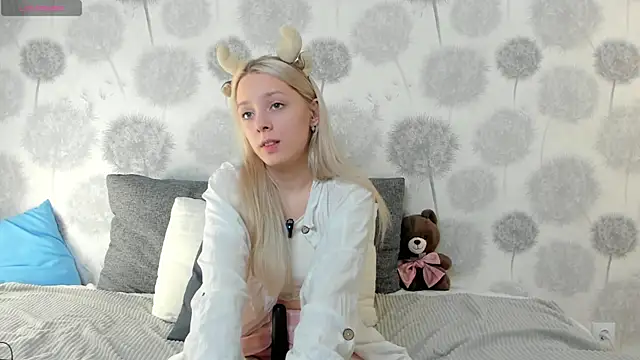 Snapshot of EngelFugler chatting on January 2025 01:53:02 PM EngelFugler online show from January 2025 01:53:02 PM