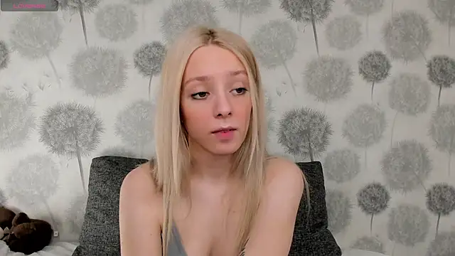 Snapshot of EngelFugler chatting on February 2025 02:38:02 PM EngelFugler online show from February 2025 02:38:02 PM