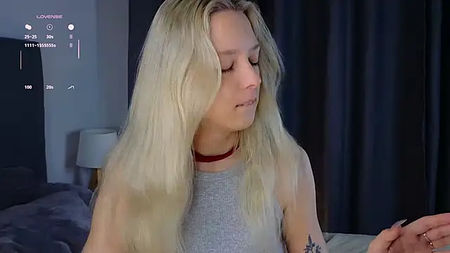 Snapshot of EngelFugler chatting on September 2025 11:10:02 AM EngelFugler online show from September 2025 11:10:02 AM