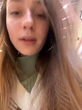 Lia  Love online show from December 2024 01:13:02 PM