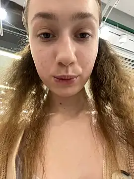 Lia  Love online show from December 2024 01:13:01 PM