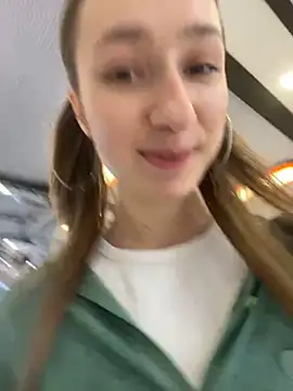 Lia  Love online show from December 2024 01:11:02 PM