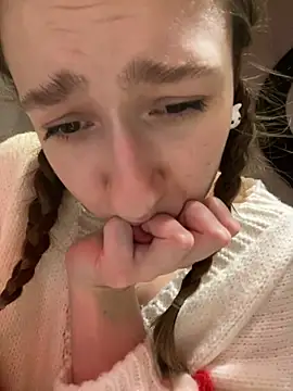 Lia  Love online show from January 2025 12:18:01 PM