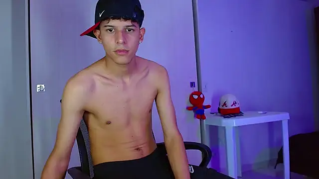 LiamGadiell online show from March 2025 01:04:02 AM