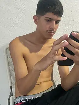 LiamGadiell online show from April 2026 10:40:01 PM