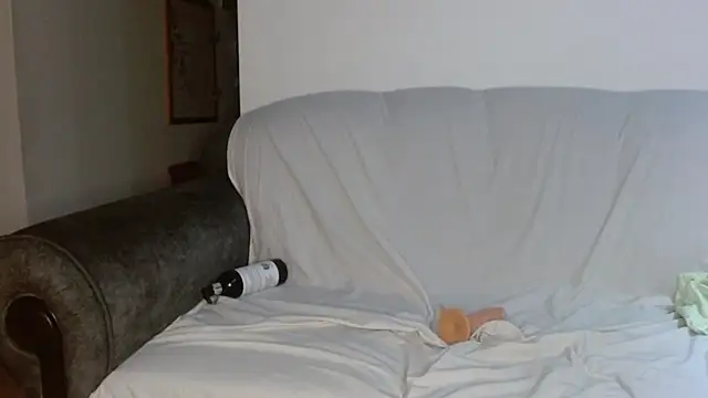 Snapshot of Vanessa_Aniston chatting on October 2025 11:12:02 AM Vanessa Aniston online show from October 2025 11:12:02 AM