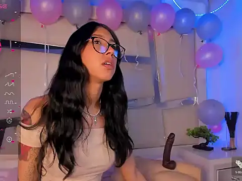 Snapshot of Mis__lola chatting on November 2025 08:52:02 PM Mis lola online show from November 2025 08:52:02 PM