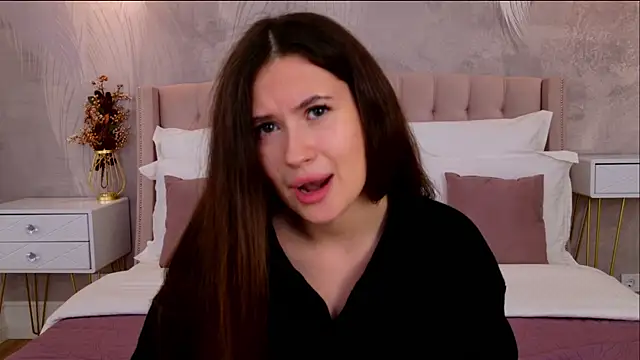 milaleoneli online show from November 2025 03:12:02 PM