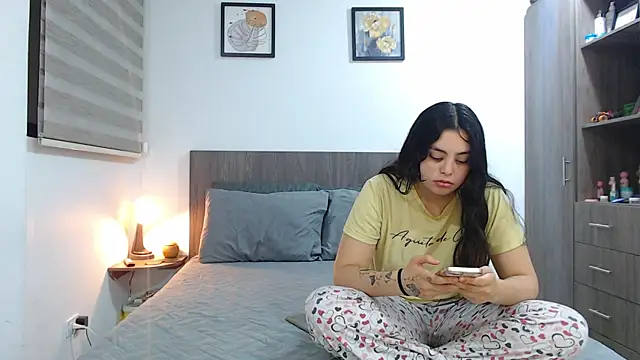 Scarlett Jazmin online show from April 2026 07:47:02 AM