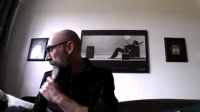 Snapshot of Kingsscepter chatting on January 2025 11:04:02 AM Kingsscepter online show from January 2025 11:04:02 AM