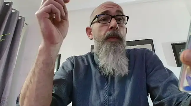 Snapshot of Kingsscepter chatting on February 2025 06:37:02 PM Kingsscepter online show from February 2025 06:37:02 PM