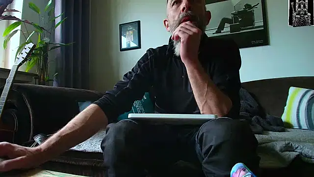 Snapshot of Kingsscepter chatting on February 2025 01:51:01 PM Kingsscepter online show from February 2025 01:51:01 PM