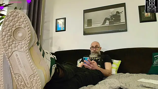 Snapshot of Kingsscepter chatting on February 2025 05:29:02 PM Kingsscepter online show from February 2025 05:29:02 PM