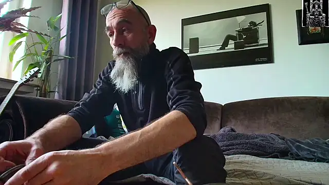 Snapshot of Kingsscepter chatting on February 2025 01:17:02 PM Kingsscepter online show from February 2025 01:17:02 PM