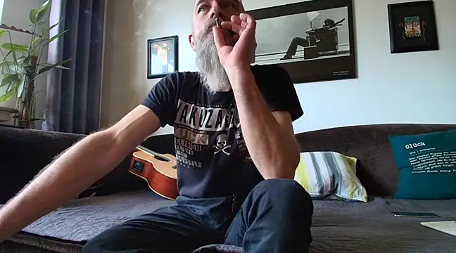 Snapshot of Kingsscepter chatting on February 2025 01:38:02 PM Kingsscepter online show from February 2025 01:38:02 PM