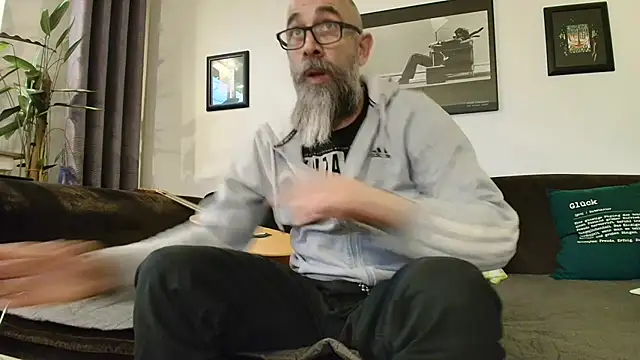 Snapshot of Kingsscepter chatting on February 2025 05:26:02 PM Kingsscepter online show from February 2025 05:26:02 PM