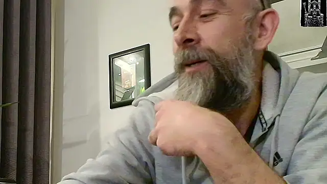 Snapshot of Kingsscepter chatting on March 2025 10:38:01 PM Kingsscepter online show from March 2025 10:38:01 PM