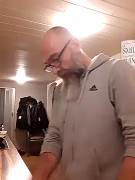 Snapshot of Kingsscepter chatting on March 2025 06:39:02 PM Kingsscepter online show from March 2025 06:39:02 PM