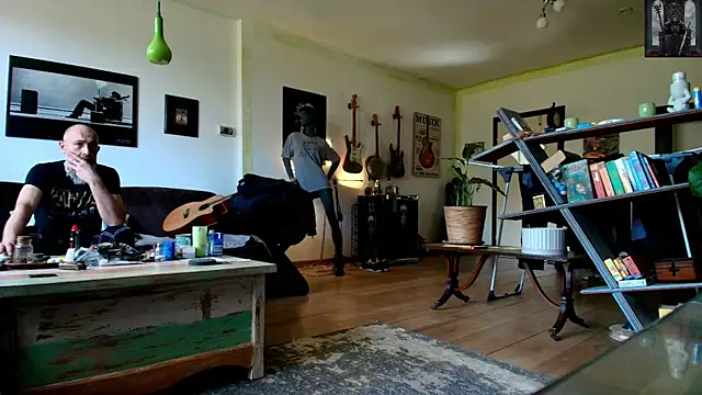 Snapshot of Kingsscepter chatting on March 2025 03:47:02 PM Kingsscepter online show from March 2025 03:47:02 PM