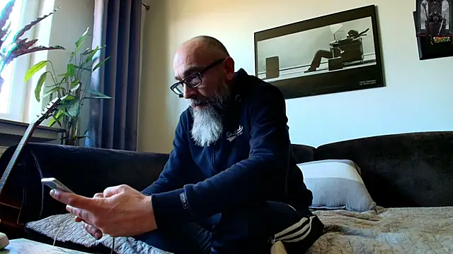 Snapshot of Kingsscepter chatting on March 2025 01:51:01 PM Kingsscepter online show from March 2025 01:51:01 PM