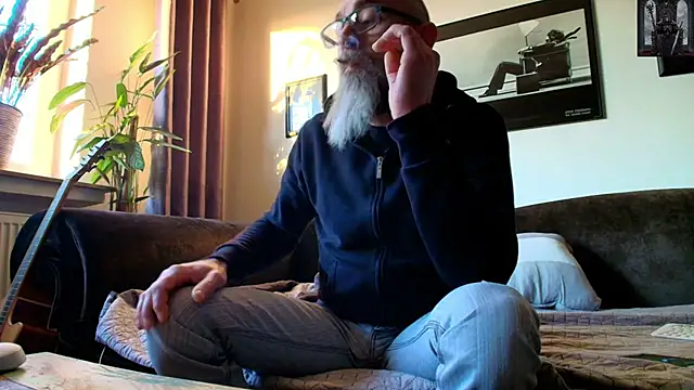 Snapshot of Kingsscepter chatting on March 2025 05:17:02 PM Kingsscepter online show from March 2025 05:17:02 PM