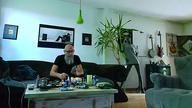 Snapshot of Kingsscepter chatting on September 2025 09:25:02 AM Kingsscepter online show from September 2025 09:25:02 AM