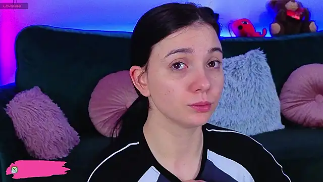 AveryWillow online show from March 2026 11:31:02 PM