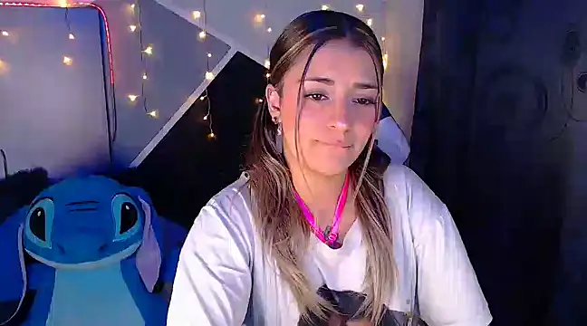 Samanta james19 online show from March 2025 06:48:01 PM