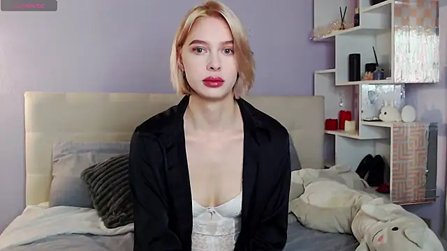 White Lioness online show from November 2025 05:37:01 PM