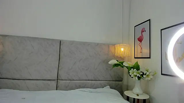 naomiii   online show from December 2025 11:41:02 AM