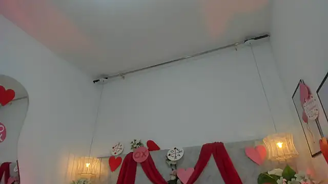 naomiii   online show from February 2026 11:39:01 AM