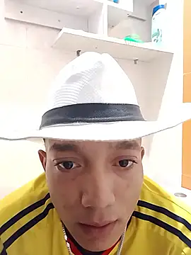 Snapshot of tayson_ chatting on May 2026 10:13:01 AM tayson online show from May 2026 10:13:01 AM