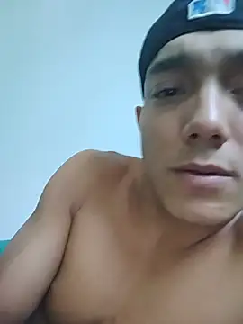 Snapshot of tayson_ chatting on July 2026 10:35:01 PM tayson online show from July 2026 10:35:01 PM