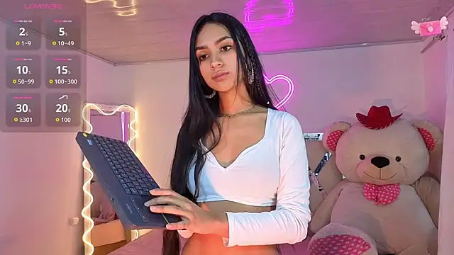 Jazmin tay online show from October 2025 11:42:02 AM