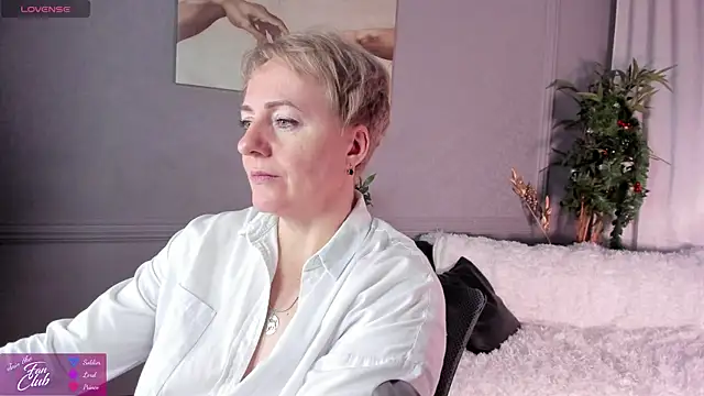 Nika Smit online show from January 2025 08:22:01 AM