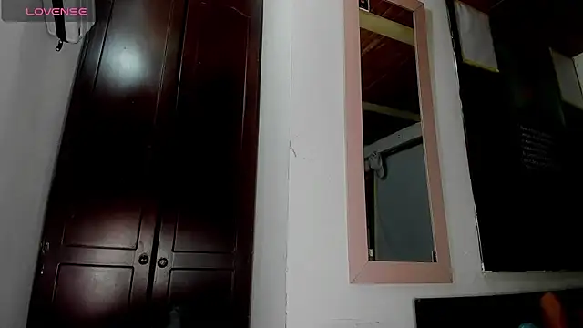 Snapshot of Nenita_Hot_ chatting on October 2025 10:07:01 PM Nenita Hot online show from October 2025 10:07:01 PM