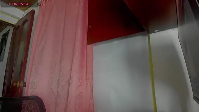 Snapshot of Nenita_Hot_ chatting on November 2025 11:37:02 PM Nenita Hot online show from November 2025 11:37:02 PM