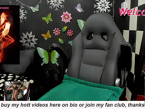 Snapshot of MikeRose94 chatting on October 2025 05:08:01 PM MikeRose94 online show from October 2025 05:08:01 PM