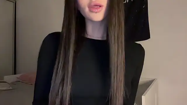 Snapshot of ur_molly chatting on September 2025 01:56:01 PM ur molly online show from September 2025 01:56:01 PM