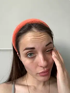 AmiLavs online show from February 2025 11:18:02 AM