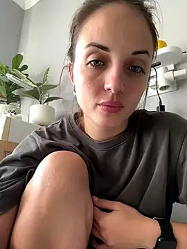 AmiLavs online show from November 2025 10:58:02 AM