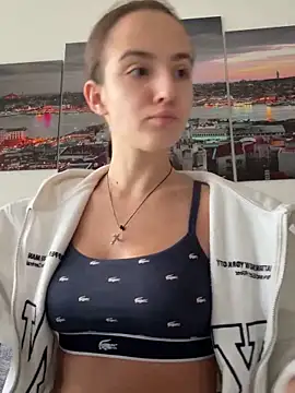 Snapshot of EmilyWi_ chatting on October 2025 02:47:02 PM EmilyWi  online show from October 2025 02:47:02 PM