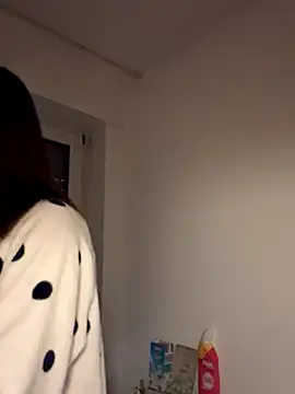 Snapshot of EmilyWi_ chatting on October 2025 05:10:01 PM EmilyWi  online show from October 2025 05:10:01 PM