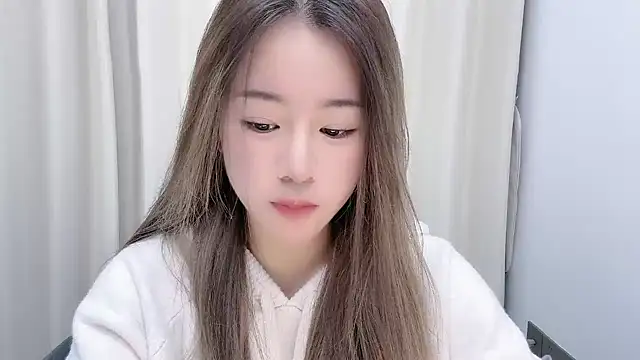 Snapshot of chloe-01 chatting on December 2024 12:24:01 PM chloe-01 online show from December 2024 12:24:01 PM