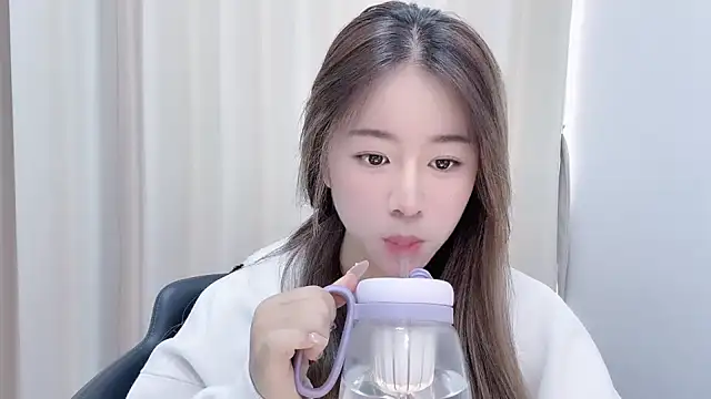 chloe-01 online show from January 2025 04:25:02 AM