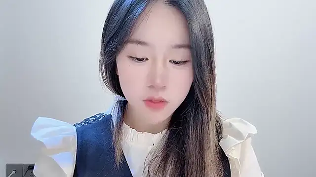 chloe-01 online show from November 2025 04:07:01 AM