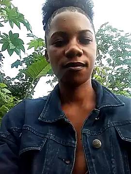 Snapshot of Yourlittlegirl19 chatting on December 2024 04:42:02 AM Yourlittlegirl19 online show from December 2024 04:42:02 AM